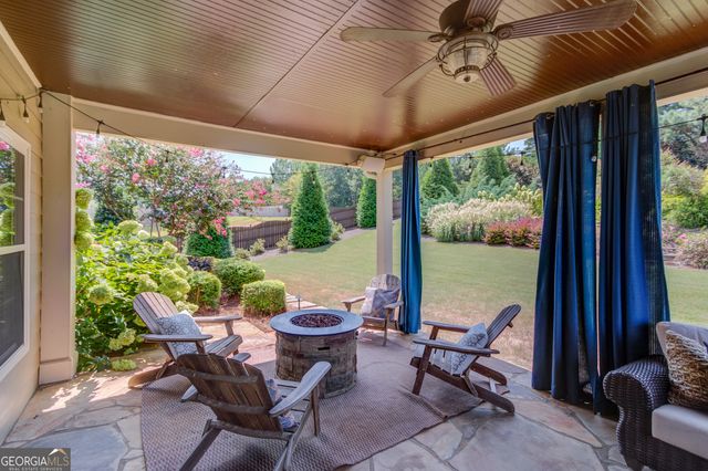 1433 Henderson Ridge Lane, Loganville, GA 30052