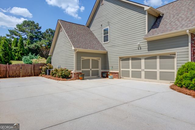 1433 Henderson Ridge Lane, Loganville, GA 30052