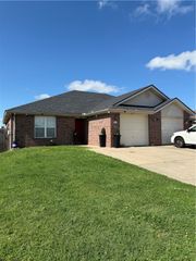 1297 Homestead Loop, Springdale, AR 72764