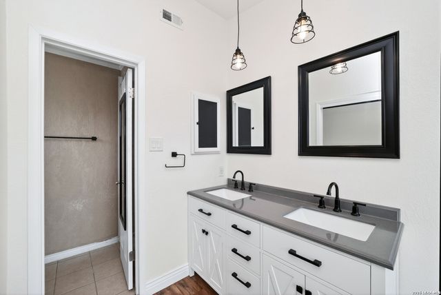 546 Tumblebrook, Universal City, TX 78148