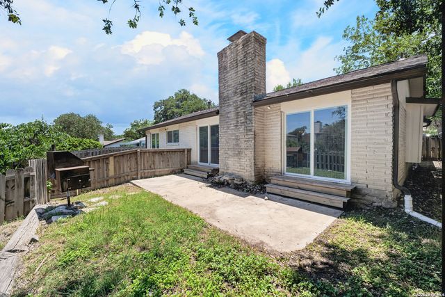 546 Tumblebrook, Universal City, TX 78148