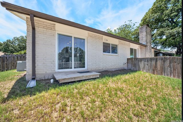 546 Tumblebrook, Universal City, TX 78148