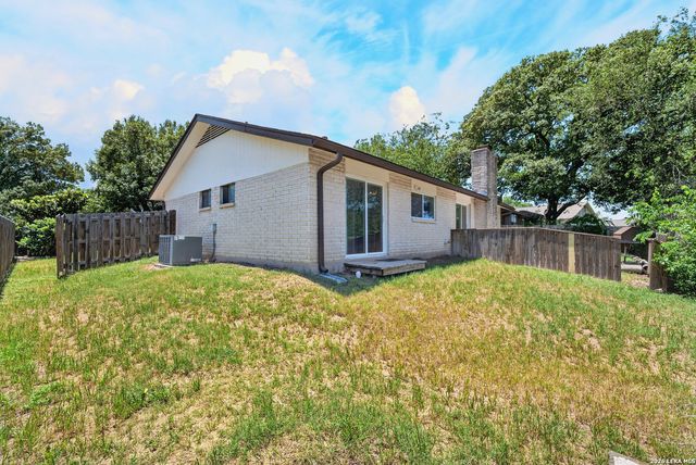 546 Tumblebrook, Universal City, TX 78148