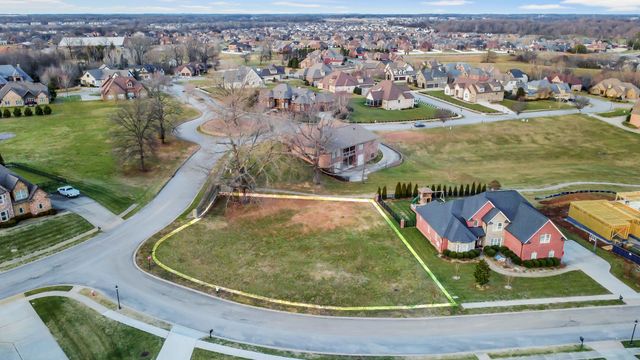 201 Hutchins Camp Trce, Clarksville, TN 37043