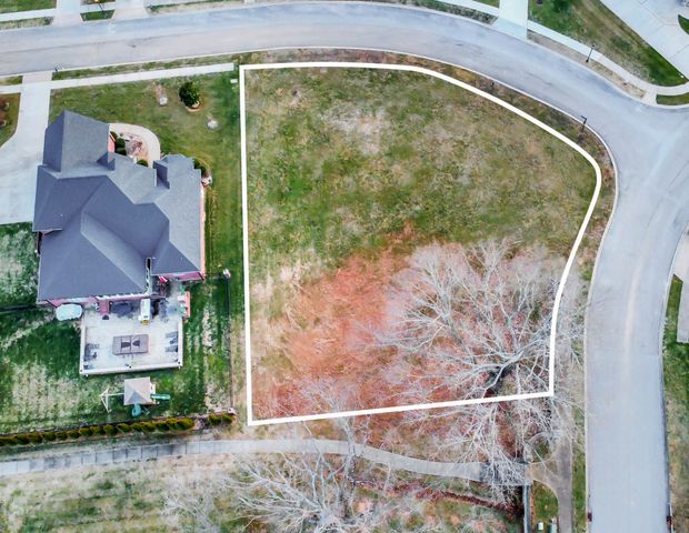 201 Hutchins Camp Trce, Clarksville, TN 37043