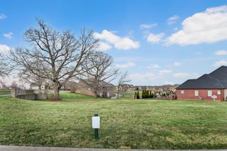 201 Hutchins Camp Trce, Clarksville, TN 37043