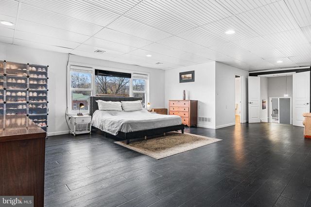 676 W MARKET ST, Marietta, PA 17547