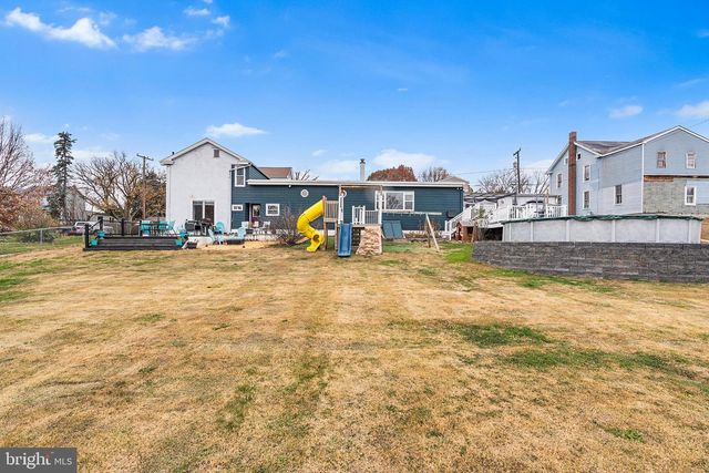 676 W MARKET ST, Marietta, PA 17547