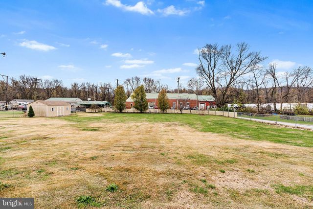 676 W MARKET ST, Marietta, PA 17547