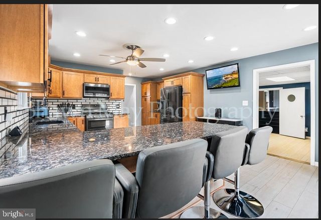 676 W MARKET ST, Marietta, PA 17547