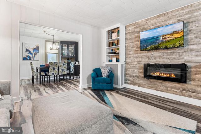 676 W MARKET ST, Marietta, PA 17547