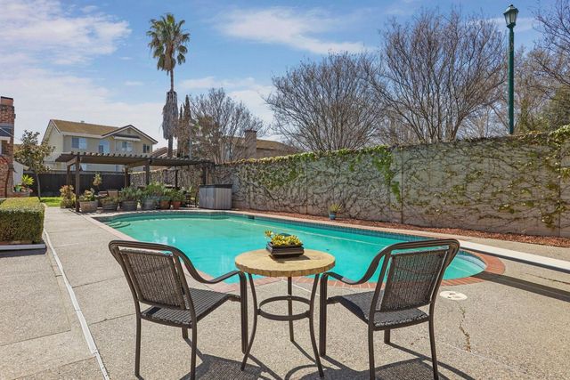 1900 W Lowell Ave, Tracy, CA 95376