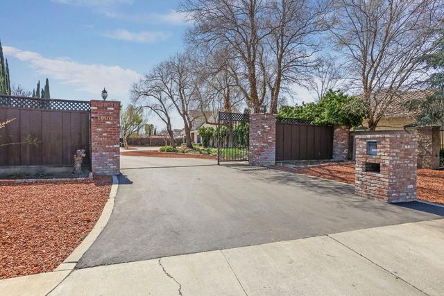 1900 W Lowell Ave, Tracy, CA 95376