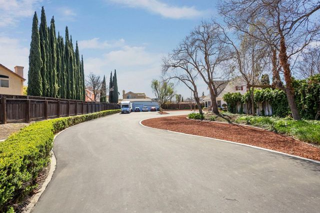 1900 W Lowell Ave, Tracy, CA 95376