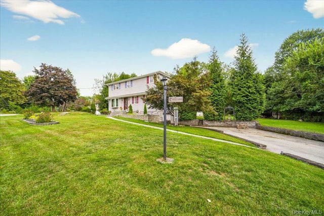 11 Merriewold Lane N, Monroe, NY 10950