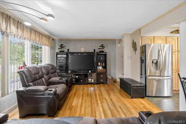 11 Merriewold Lane N, Monroe, NY 10950