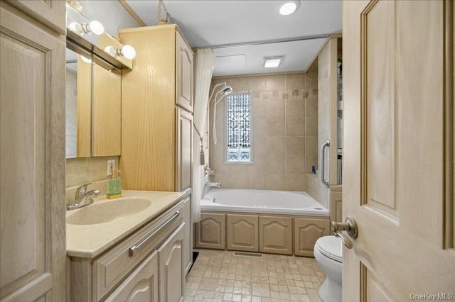 11 Merriewold Lane N, Monroe, NY 10950