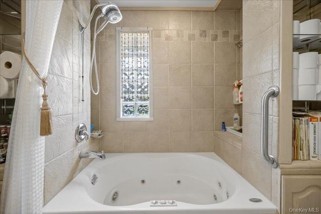 11 Merriewold Lane N, Monroe, NY 10950