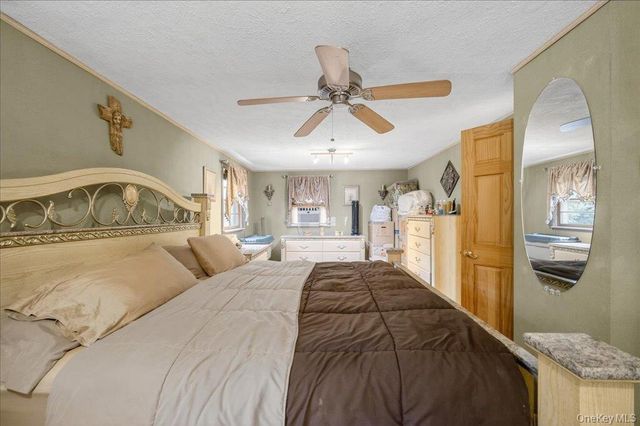 11 Merriewold Lane N, Monroe, NY 10950