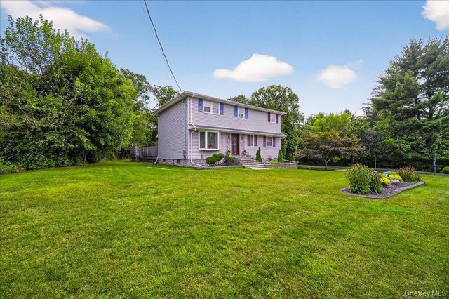 11 Merriewold Lane N, Monroe, NY 10950