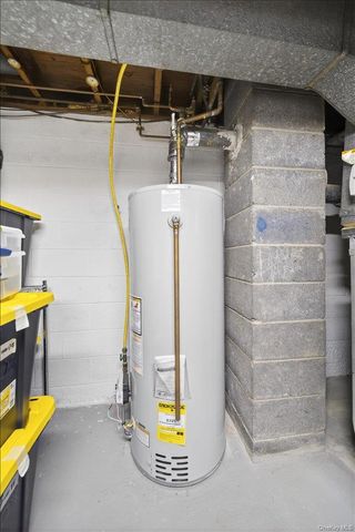 11 Merriewold Lane N, Monroe, NY 10950