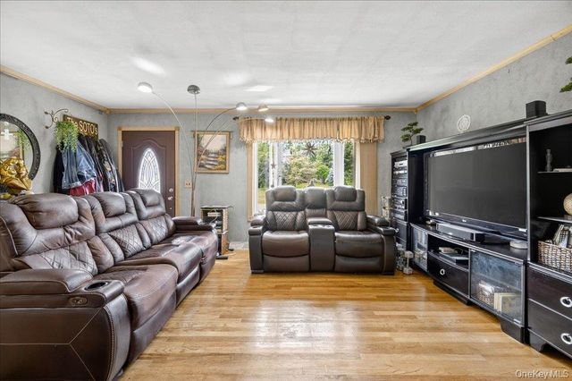 11 Merriewold Lane N, Monroe, NY 10950