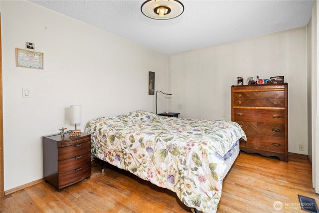 513 Harrington Avenue NE, Renton, WA 98056