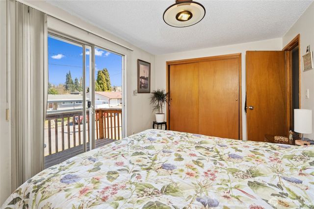 513 Harrington Avenue NE, Renton, WA 98056