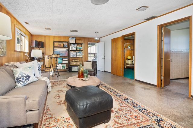 513 Harrington Avenue NE, Renton, WA 98056