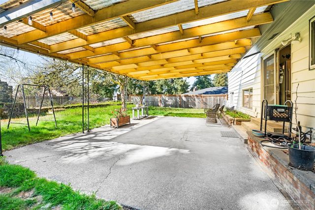 513 Harrington Avenue NE, Renton, WA 98056