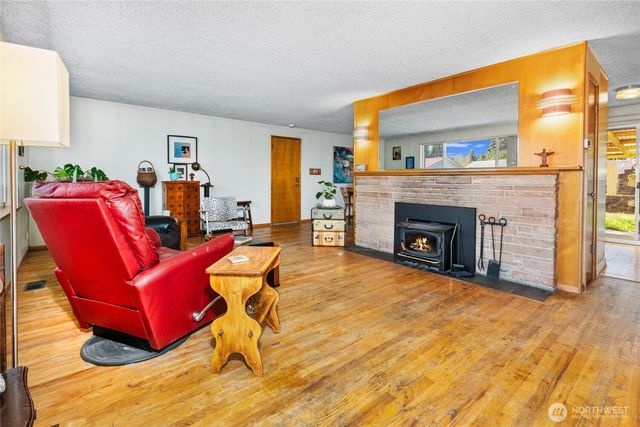 513 Harrington Avenue NE, Renton, WA 98056