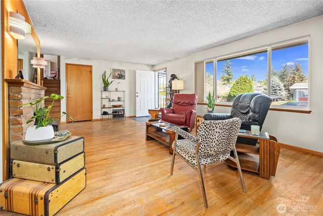 513 Harrington Avenue NE, Renton, WA 98056