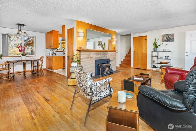 513 Harrington Avenue NE, Renton, WA 98056