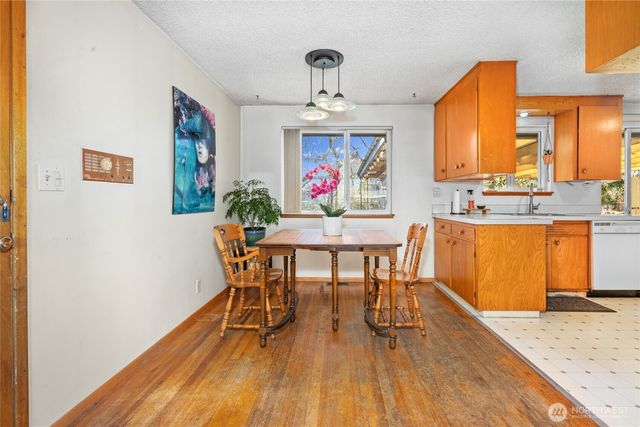 513 Harrington Avenue NE, Renton, WA 98056