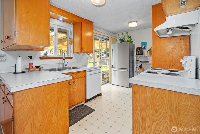 513 Harrington Avenue NE, Renton, WA 98056