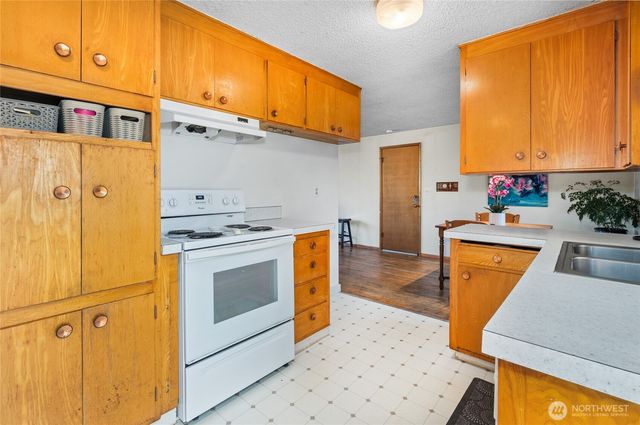 513 Harrington Avenue NE, Renton, WA 98056