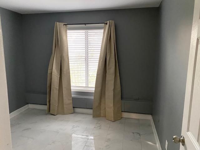 703 GARDEN Circle 3, Streamwood, IL 60107