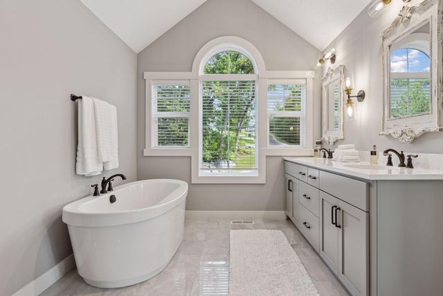 6311 Montee Drive, Eden Prairie, MN 55344