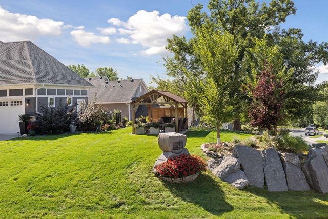 6311 Montee Drive, Eden Prairie, MN 55344