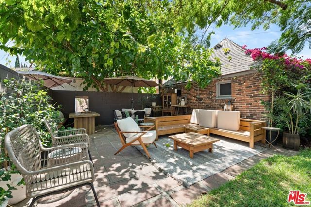 5245 San Vicente Avenue, Los Angeles, CA 90019