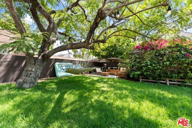 5245 San Vicente Avenue, Los Angeles, CA 90019
