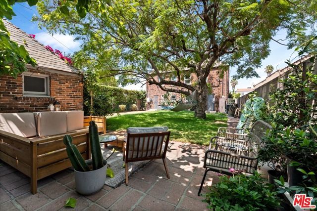 5245 San Vicente Avenue, Los Angeles, CA 90019