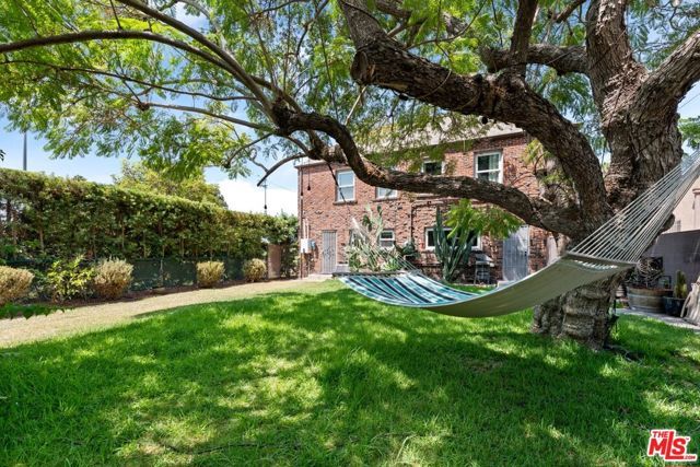 5245 San Vicente Avenue, Los Angeles, CA 90019