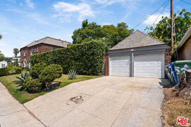5245 San Vicente Avenue, Los Angeles, CA 90019