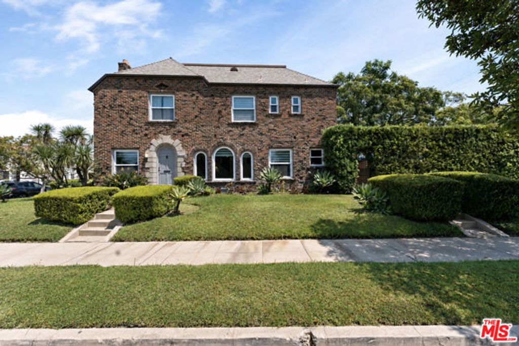 5245 San Vicente Avenue, Los Angeles, CA 90019