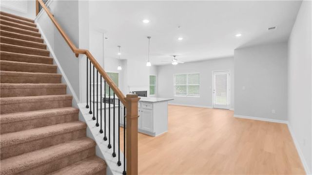 371 Lanier Circle, Woodstock, GA 30189
