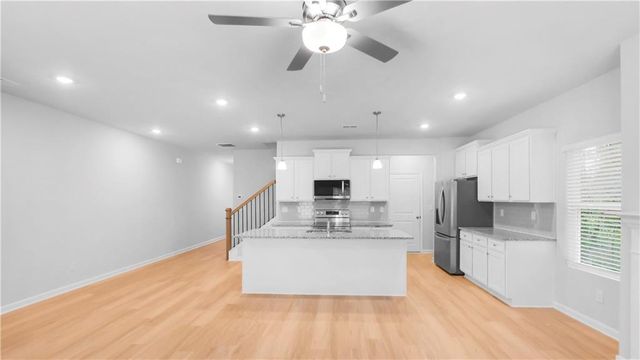 371 Lanier Circle, Woodstock, GA 30189