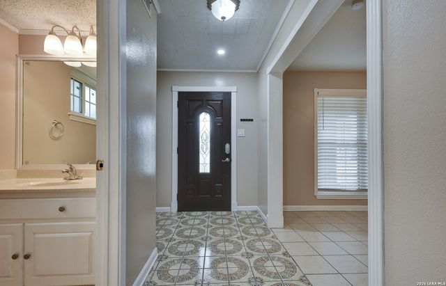 2701 Burning Ridge, San Antonio, TX 78247