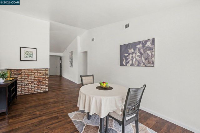 2498 La Reina St, Pinole, CA 94564