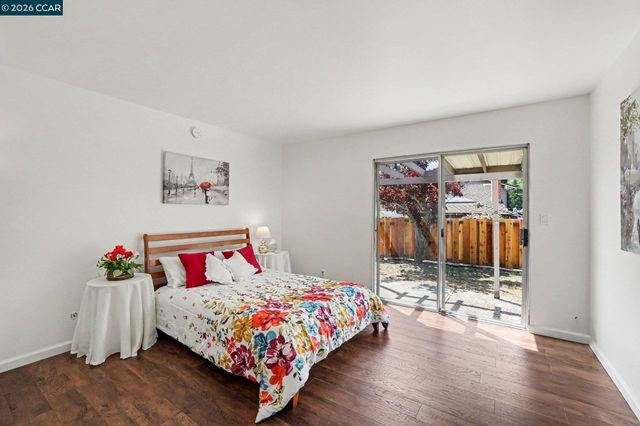 2498 La Reina St, Pinole, CA 94564
